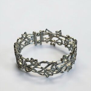 🍫3 for $24🍫 Avon Vintage Silver Tone Floral Bracelet CC